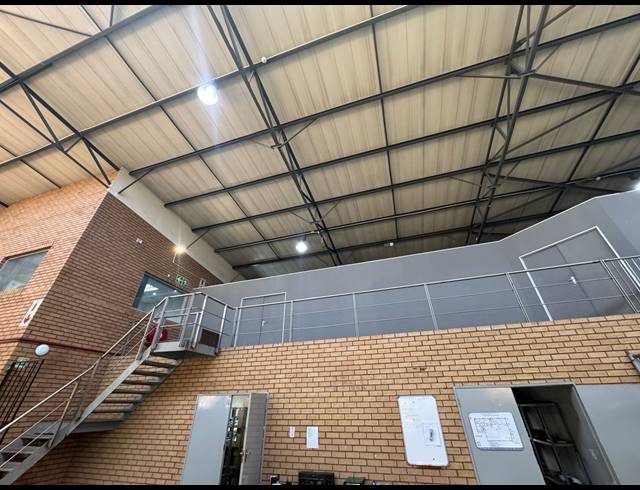 985M² WAREHOUSE TO LET IN LINBRO PARK